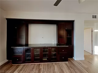 Photo #4: 2352655 Listing 