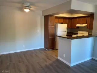 Photo #2: 2352703 Listing 