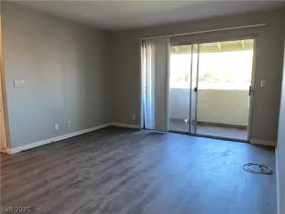 Photo #4: 2352703 Listing 