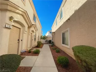 Photo #1: 2352708 Listing