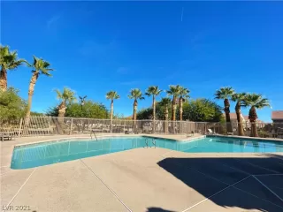 Photo #4: 2352708 Listing