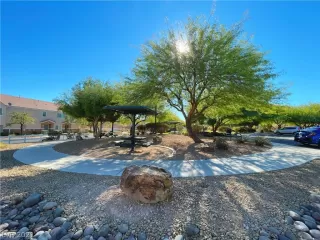 Photo #5: 2352708 Listing