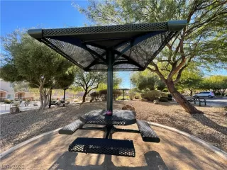 Photo #6: 2352708 Listing