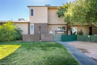 Photo #2: 2352718 Listing