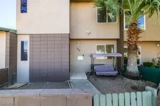 Photo #3: 2352718 Listing