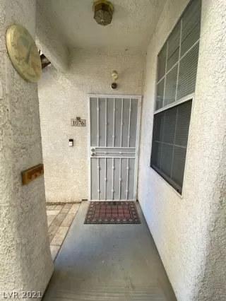 Photo #1: 2352720 Listing