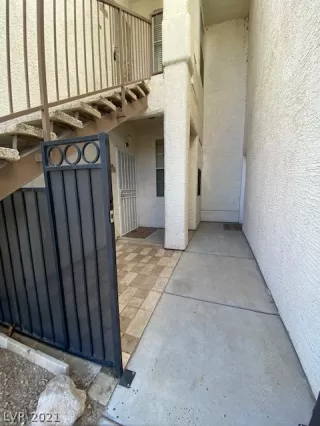 Photo #2: 2352720 Listing