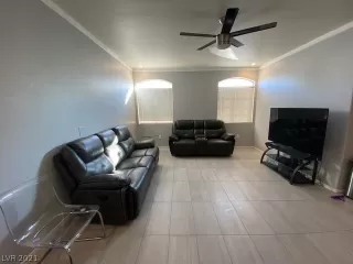 Photo #3: 2352720 Listing