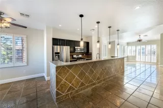 Photo #1: 2352730 Listing 