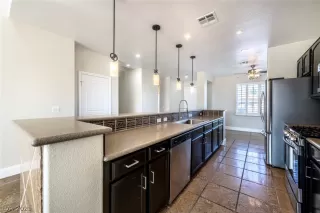 Photo #5: 2352730 Listing 