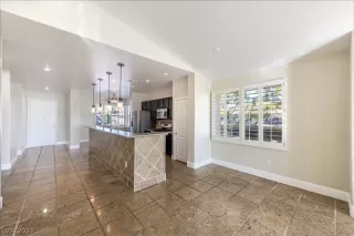 Photo #6: 2352730 Listing 