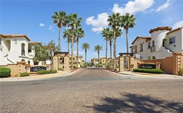 MLS: 2352755 Condo For Sale