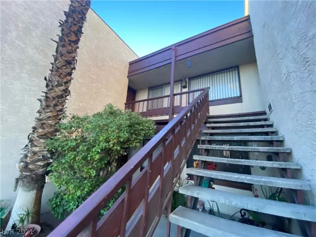 MLS: 2352758 Condo For Sale