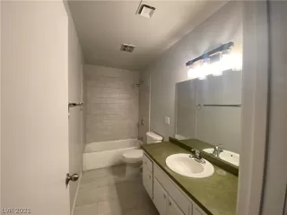 Photo #4: 2352758 Listing 