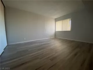 Photo #5: 2352758 Listing 