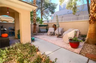 Photo #3: 2352786 Listing