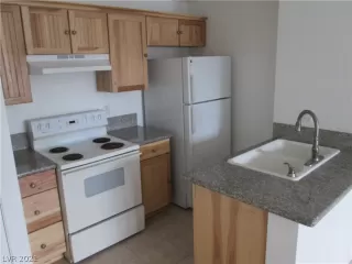 Photo #4: 2352797 Listing