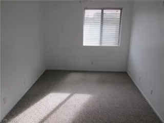 Photo #6: 2352797 Listing