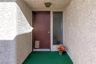 Photo #5: 2352809 Listing 