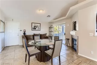 Photo #5: 2352825 Listing