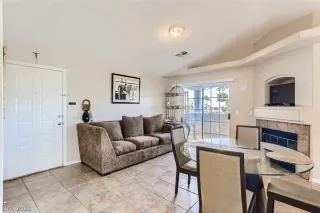 Photo #6: 2352825 Listing