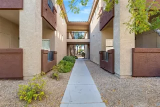 Photo #4: 2352866 Listing 