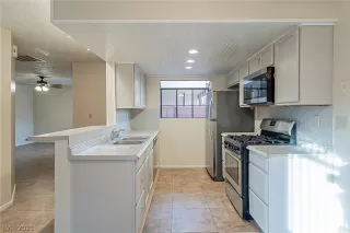 Photo #3: 2352870 Listing 