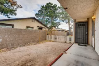 Photo #3: 2352910 Listing