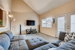 Photo #4: 2352910 Listing