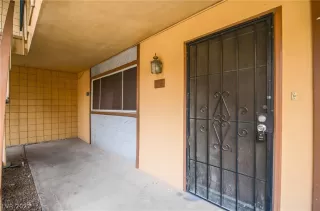 Photo #2: 2352995 Listing