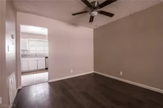 Photo #6: 2352995 Listing