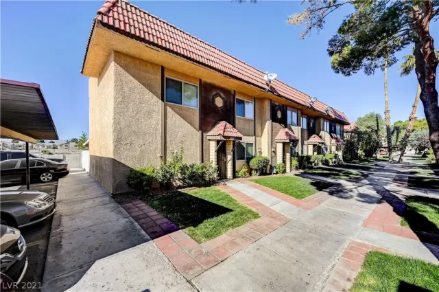 MLS: 2353022 Condo For Sale