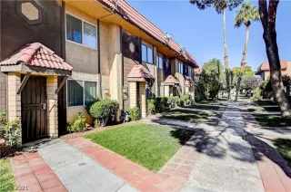 Photo #3: 2353022 Listing