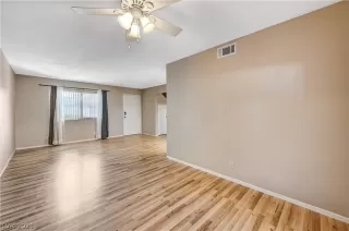 Photo #5: 2353022 Listing