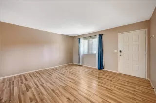 Photo #6: 2353022 Listing