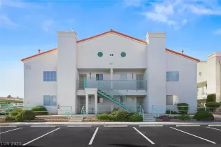 Photo #3: 2353027 Listing