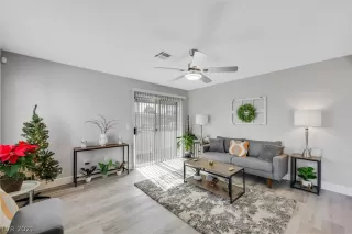 Photo #5: 2353027 Listing