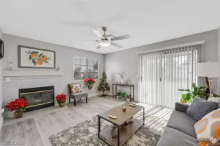 Photo #6: 2353027 Listing