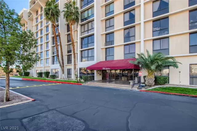 MLS: 2353033 Condo For Sale