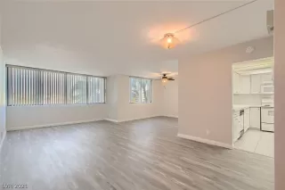 Photo #3: 2353033 Listing 