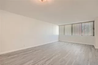 Photo #4: 2353033 Listing 