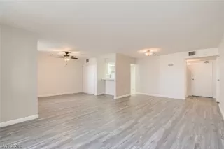 Photo #6: 2353033 Listing 