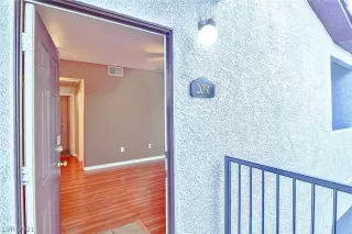 Photo #1: 2353043 Listing