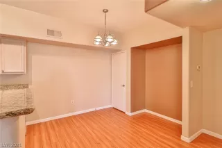 Photo #2: 2353043 Listing