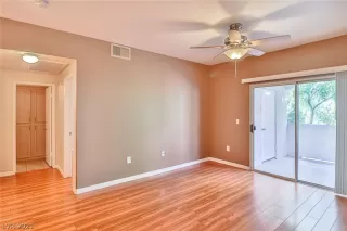 Photo #5: 2353043 Listing