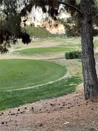 Photo #3: 2353047 Listing