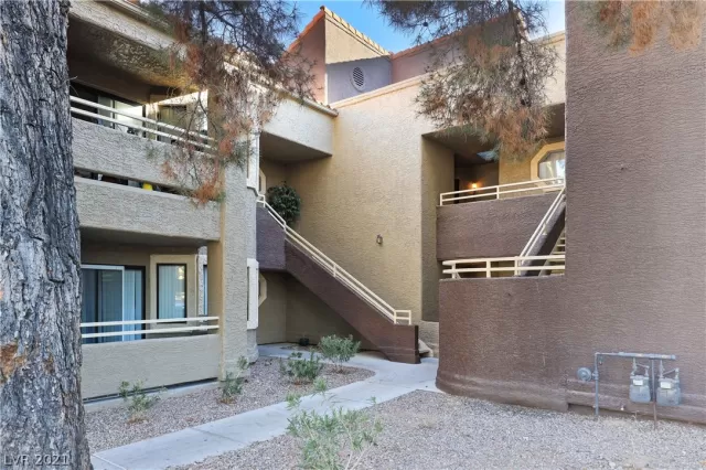 MLS: 2353059 Condo For Sale