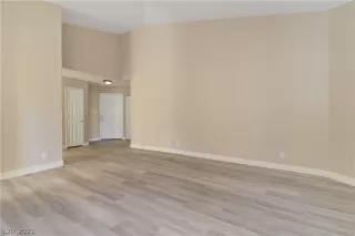 Photo #6: 2353059 Listing 