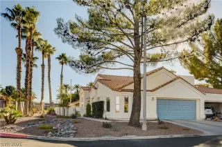 Photo #1: 2353085 Listing