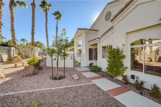 Photo #2: 2353085 Listing